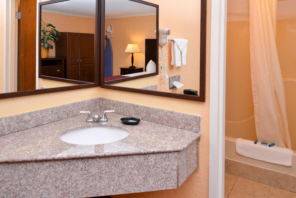 Days Inn By Wyndham Whitmore Lake Esterno foto