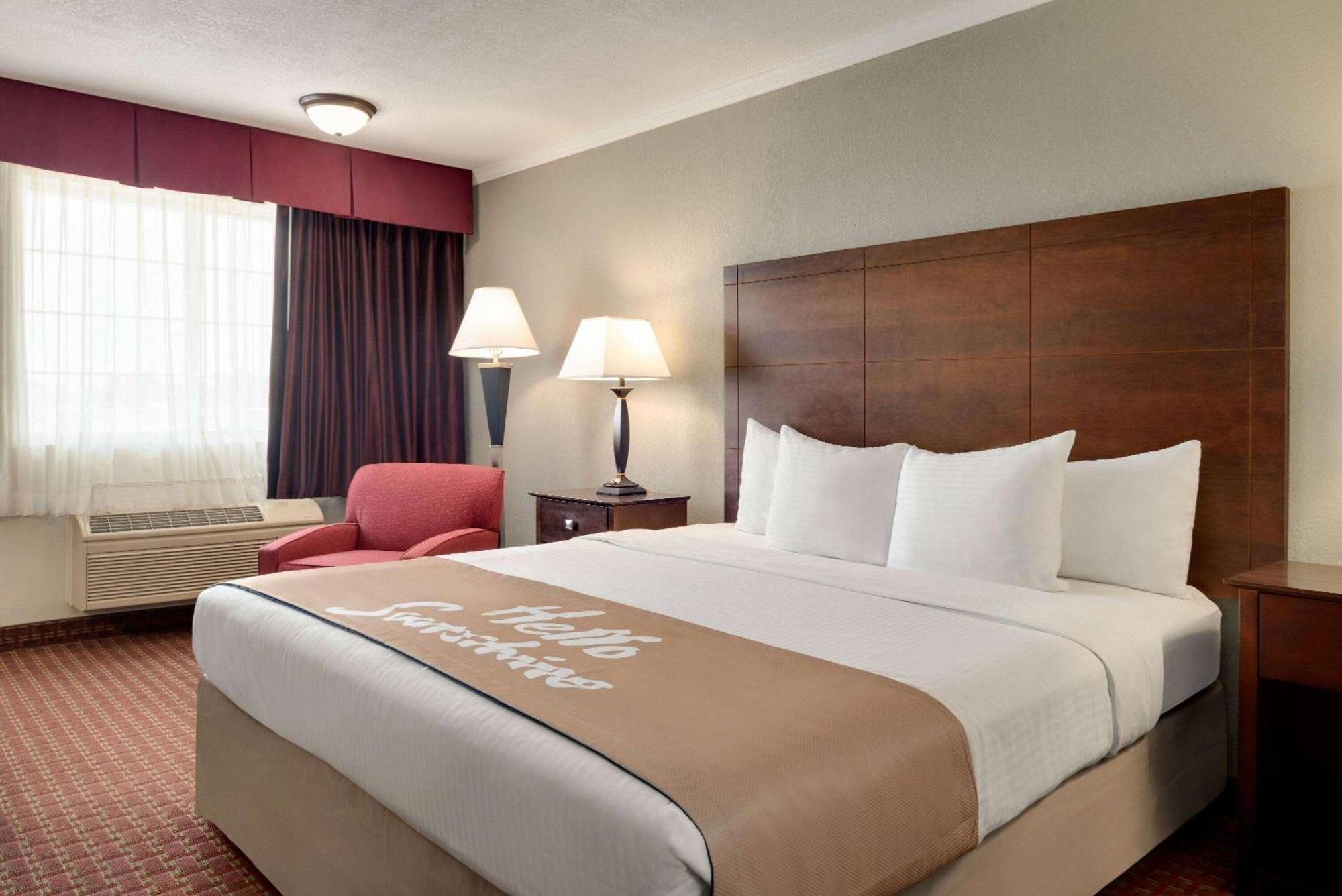 Days Inn By Wyndham Whitmore Lake Esterno foto